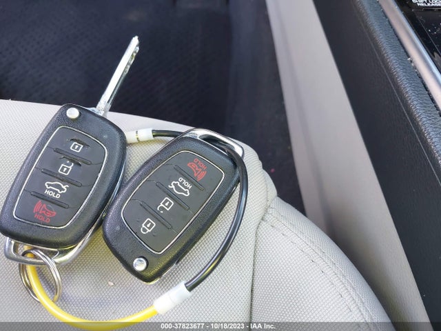 2015 HYUNDAI SONATA 2.4L SE VIN: 5NPE24AF8FH244937