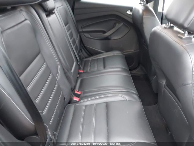 1FMCU9J93KUA31995 Ford Escape Titanium