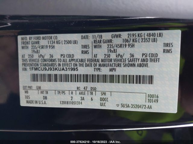 1FMCU9J93KUA31995 Ford Escape Titanium