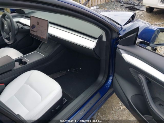 2021 TESLA MODEL 3 5YJ3E1EB8MF035763 Photo 4
