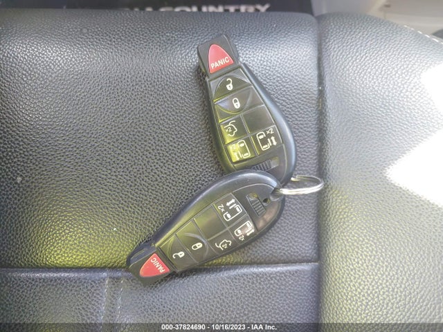 2C4RC1BG9ER257038 Chrysler Town & Country Touring