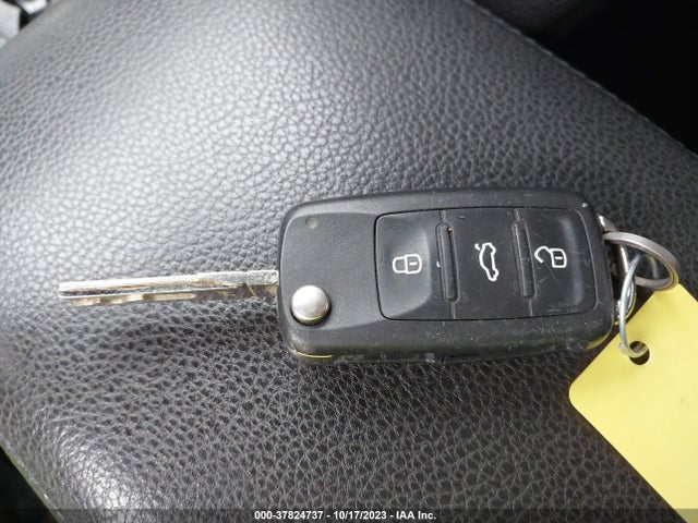 2013 VOLKSWAGEN JETTA SPORTWAGEN TDI W/SUNROOF & NAV VIN: 3VWPL7AJ1DM673014