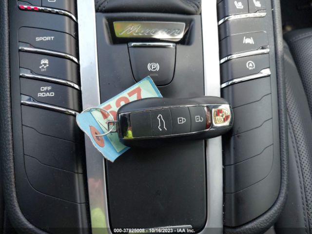 2020 PORSCHE MACAN WP1AA2A5XLLB07100 Photo 10