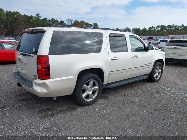 2011 CHEVROLET SUBURBAN 1GNSKKE33BR228274 Photo 3