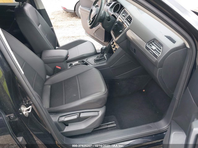 3VV3B7AXXMM104690 Volkswagen Tiguan Se/se R-line Black/sel