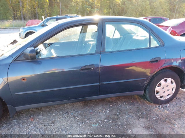 1998 HONDA ACCORD SDN DX VIN: 1HGCF8649WA188218