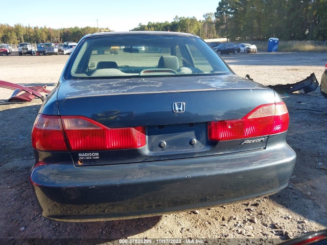1998 HONDA ACCORD SDN DX VIN: 1HGCF8649WA188218