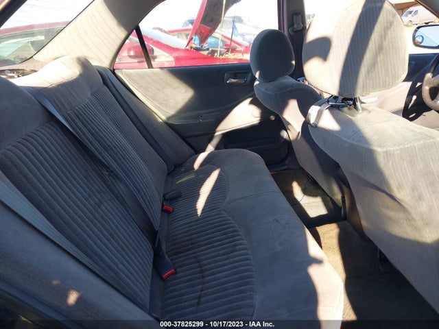 1998 HONDA ACCORD SDN DX VIN: 1HGCF8649WA188218