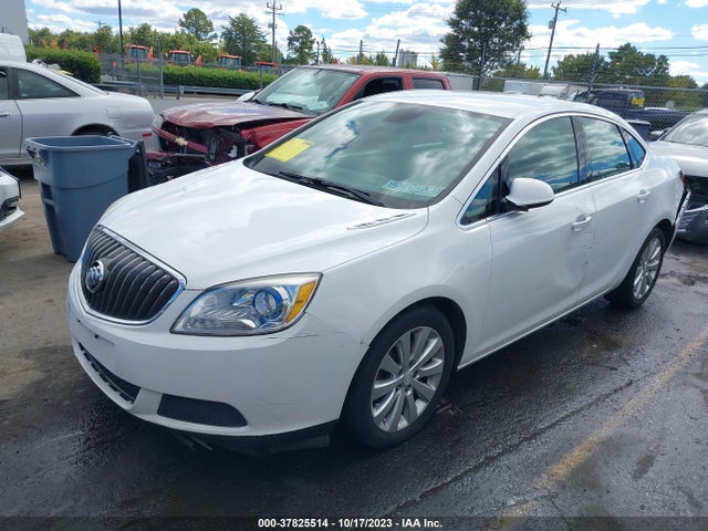 37825514 :رقم المزاد ، 1G4PP5SK8F4202877 vin ، 2015 Buick Verano مزاد بيع