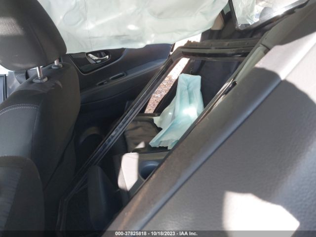 KNMAT2MVXJP598264 Nissan ROGUE SV