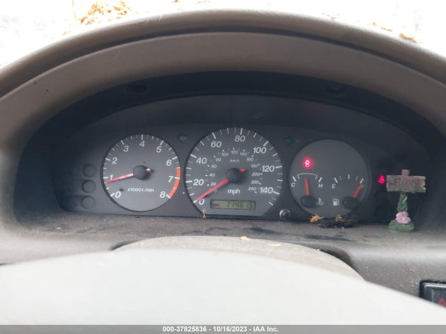 2000 MAZDA 626 LX/ES VIN: 1YVGF22C8Y5170387