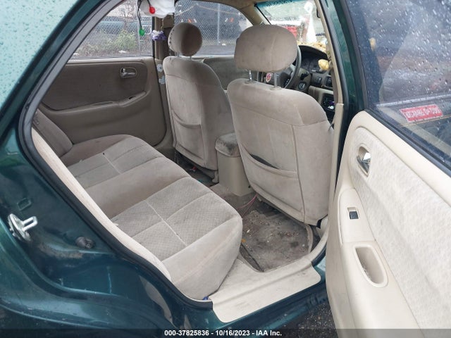 2000 MAZDA 626 LX/ES VIN: 1YVGF22C8Y5170387