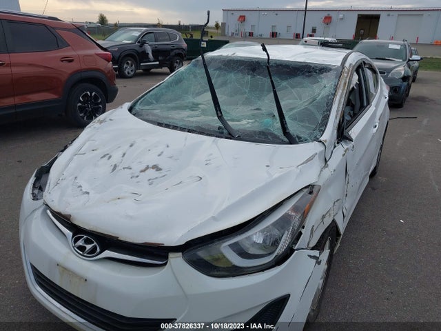 2015 HYUNDAI ELANTRA SE VIN: 5NPDH4AE8FH574319