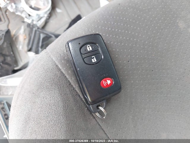Toyota Prius Three 2015 JTDKN3DU9F0435407 Image 11