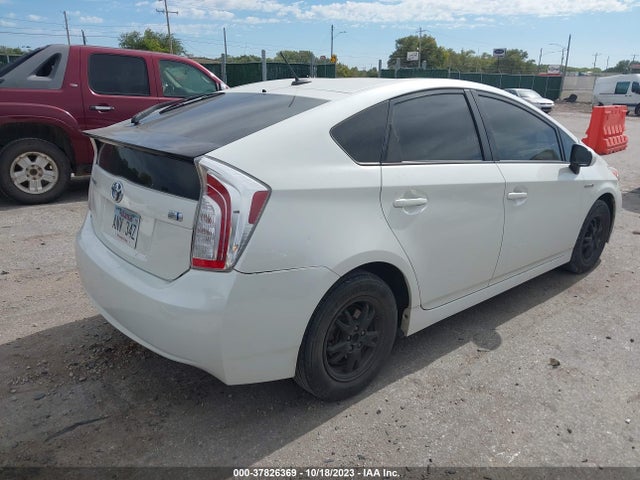 JTDKN3DU9F0435407 Toyota Prius Three