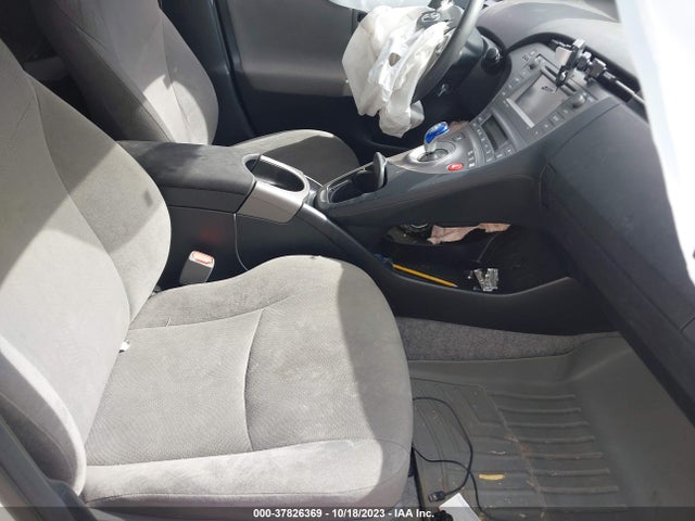 JTDKN3DU9F0435407 Toyota Prius Three