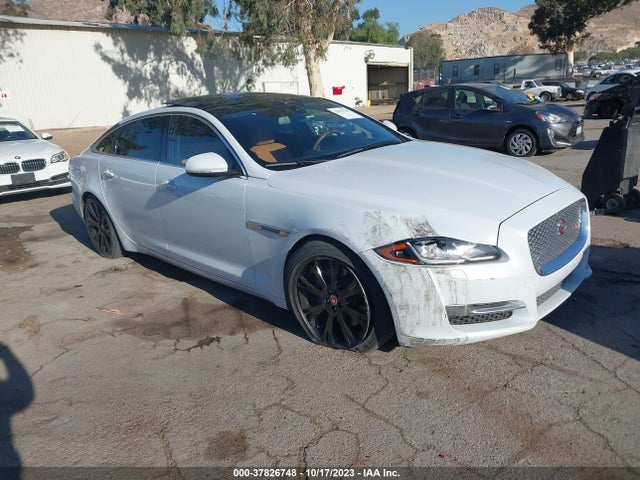 2017 JAGUAR XJ SAJWA2G77H8W12653 Photo 0