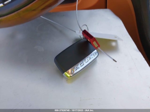 2017 JAGUAR XJ SAJWA2G77H8W12653 Photo 10