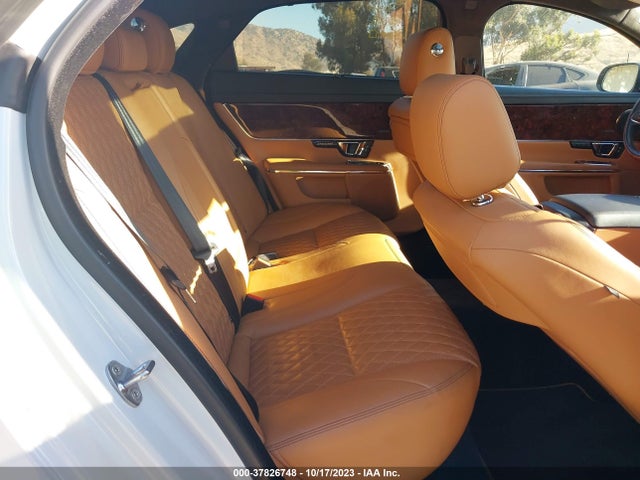 2017 JAGUAR XJ SAJWA2G77H8W12653 Photo 7