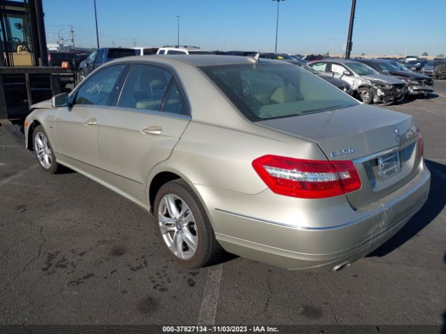 2011 MERCEDES-BENZ E-CLASS WDDHF2EB8BA496949 Photo 2