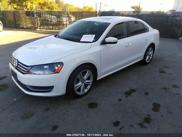 1VWBT7A38EC053050 Volkswagen Passat Se W/sunroof