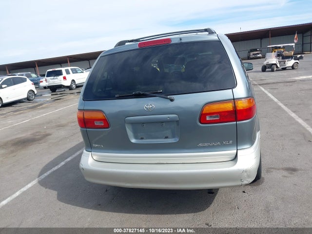 1998 TOYOTA SIENNA XLE VIN: 4T3ZF13C0WU082625