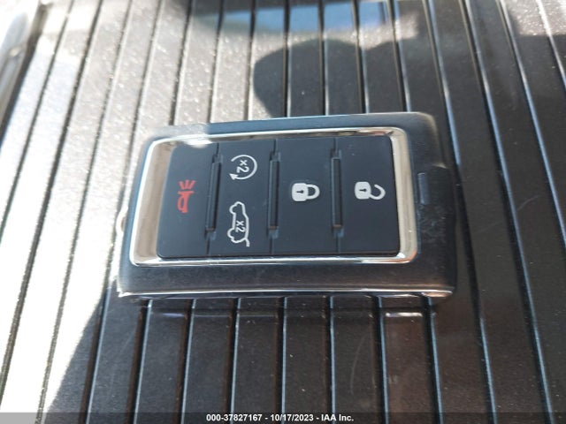 1C4SJUAT2NS228549 Jeep Wagoneer Series I