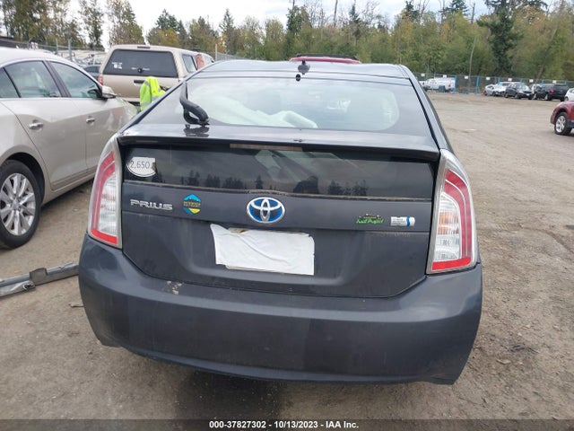 Toyota Prius Four 2015 JTDKN3DU9F0470030 Image 16