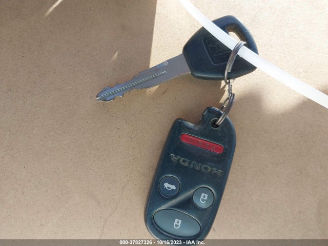 2001 HONDA ACCORD SDN EX W/LEATHER VIN: 1HGCG16511A015802