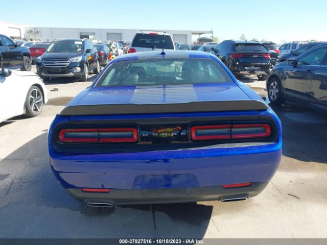 2C3CDZAG8JH161800 Dodge Challenger Sxt Plus