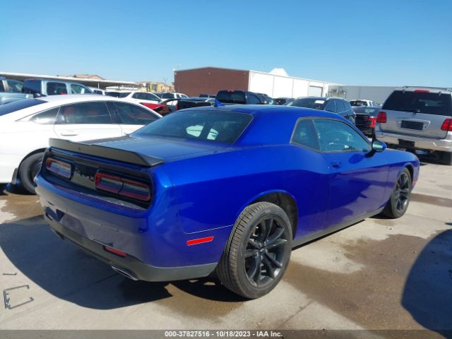 2C3CDZAG8JH161800 Dodge Challenger Sxt Plus