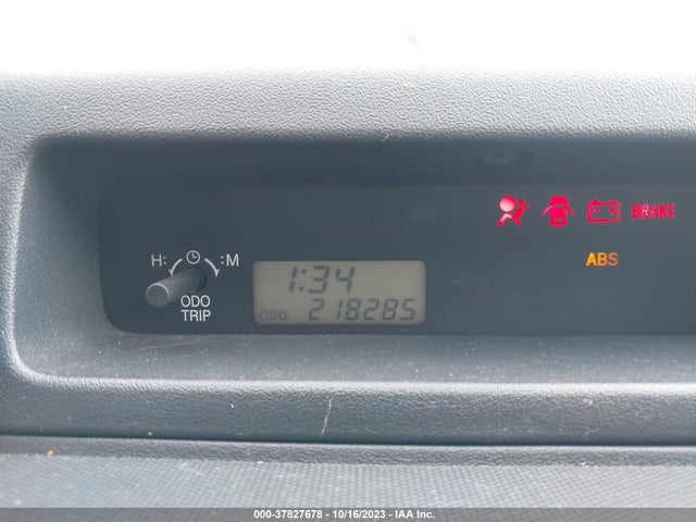 2005 SCION XB VIN: JTLKT334850170974