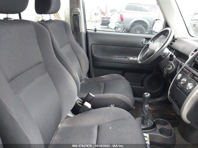 2005 SCION XB VIN: JTLKT334850170974