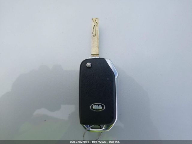 KNDCB3LC4L5365383 KIA NIRO LX
