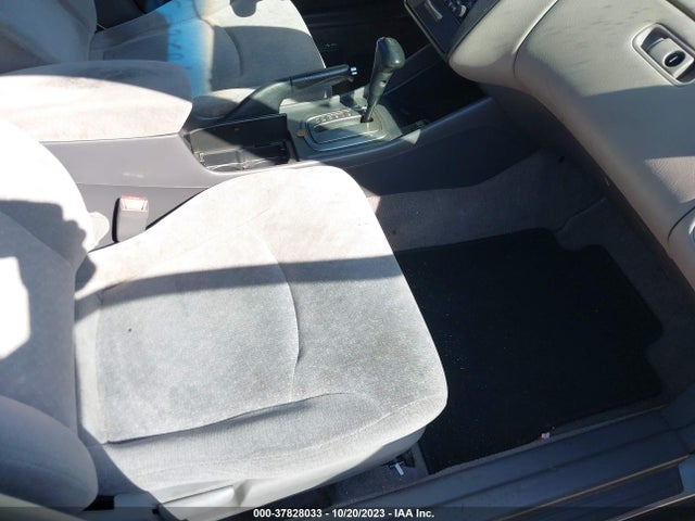 2001 HONDA ACCORD SDN LX VIN: JHMCG564X1C012087