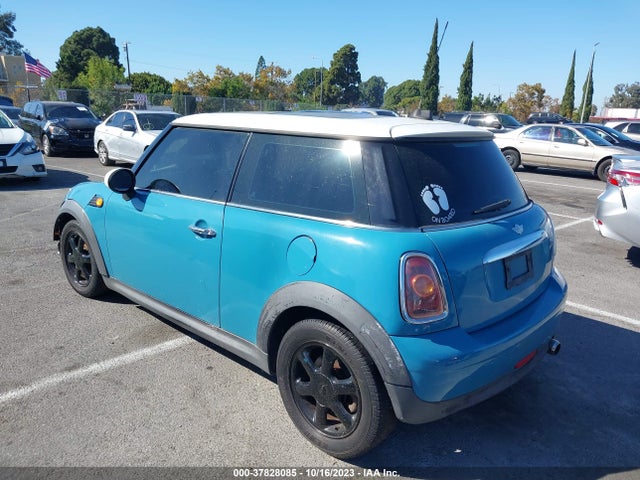 2009 MINI COOPER WMWMF33549TW74606 Photo 2