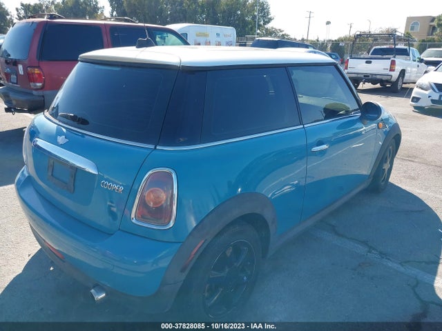 2009 MINI COOPER WMWMF33549TW74606 Photo 3