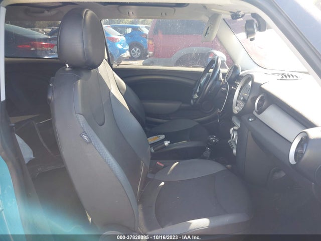 2009 MINI COOPER WMWMF33549TW74606 Photo 4