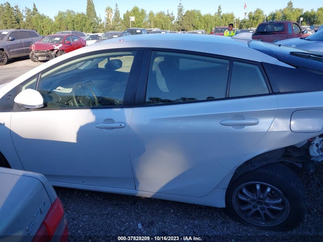 Toyota Prius L 2021 JTDKAMFU5M3129766 Image 15