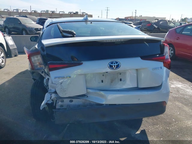 Toyota Prius L 2021 JTDKAMFU5M3129766 Image 17