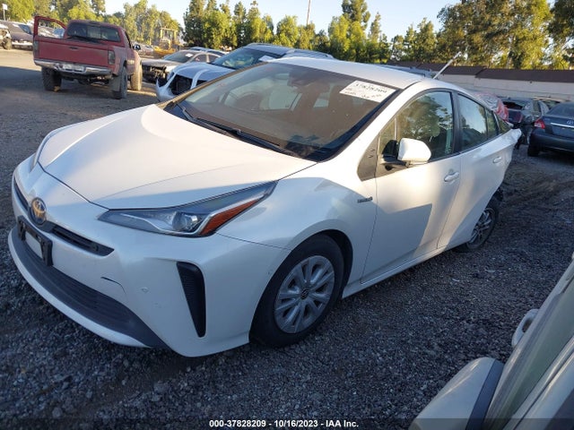 Toyota Prius L 2021 JTDKAMFU5M3129766 Image 2