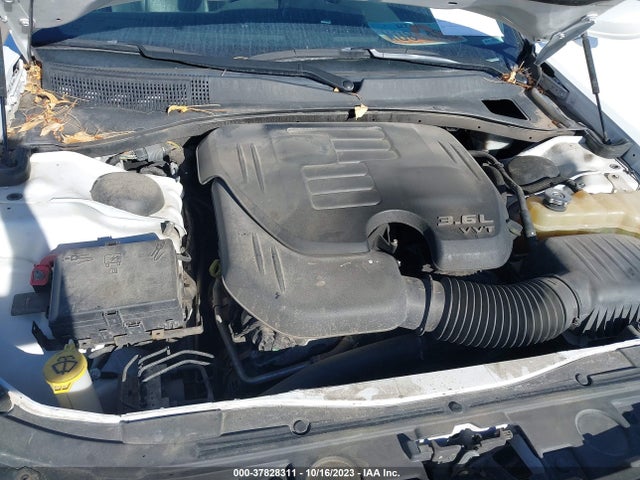 Chrysler 300 Limited 2015 2C3CCARG2FH810877 Image 10
