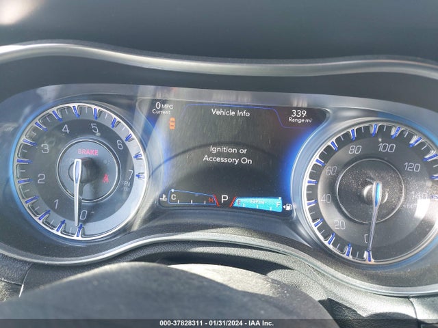 Chrysler 300 Limited 2015 2C3CCARG2FH810877 Image 15