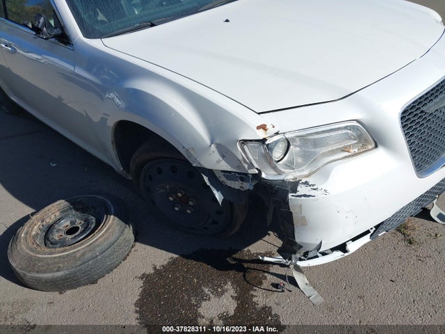 Chrysler 300 Limited 2015 2C3CCARG2FH810877 Image 6