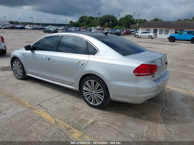 1VWBS7A37FC075352 Volkswagen Passat 1.8t Sport