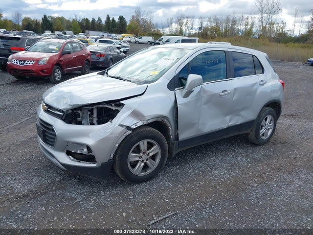 Chevrolet TRAX LS 2020 3GNCJNSB3LL207325 Image 2
