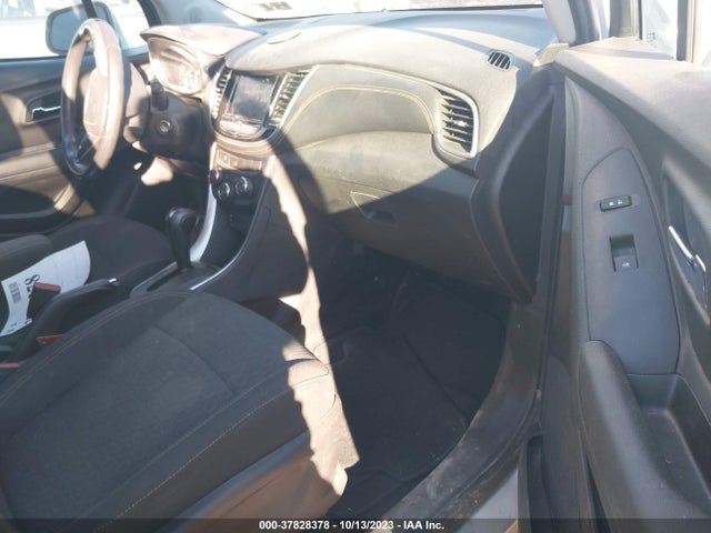 Chevrolet TRAX LS 2020 3GNCJNSB3LL207325 Image 5