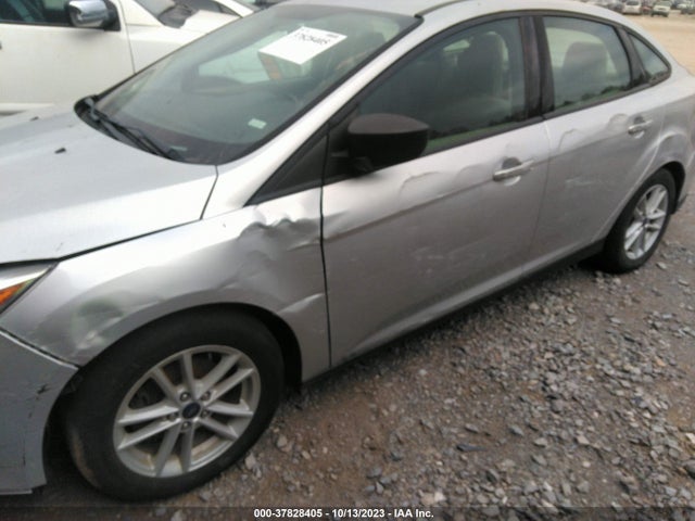 1FADP3F2XJL250343 Ford FOCUS SE