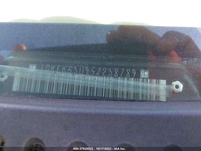 2005 GMC YUKON DENALI 1GKEK63U95J238789 Photo 8