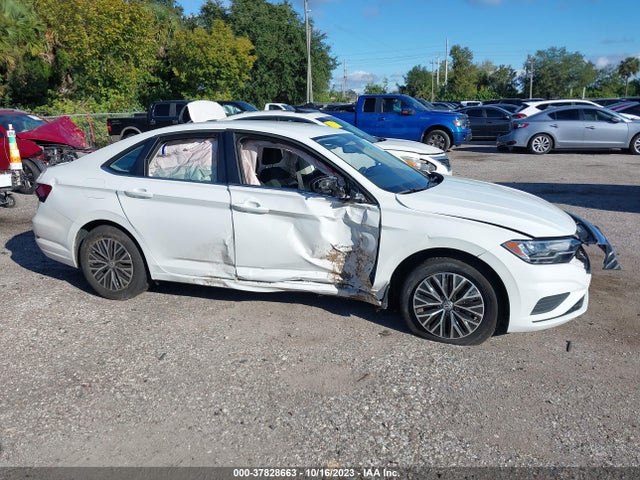 3VWN57BU5MM059660 Volkswagen Jetta S/r-line